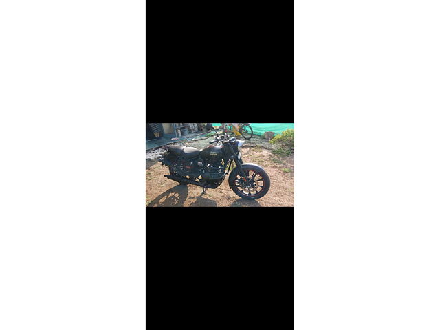 Second Hand Royal Enfield Classic Stealth Black ABS in Palwal