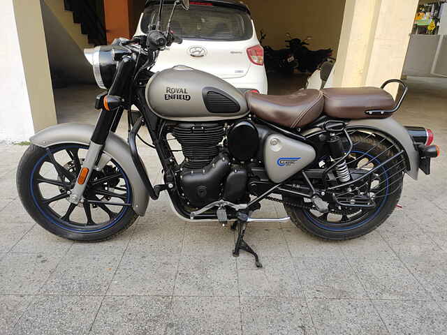 Second Hand Royal Enfield Classic 350 Classic Dark - Dual Channel ABS in Amravati