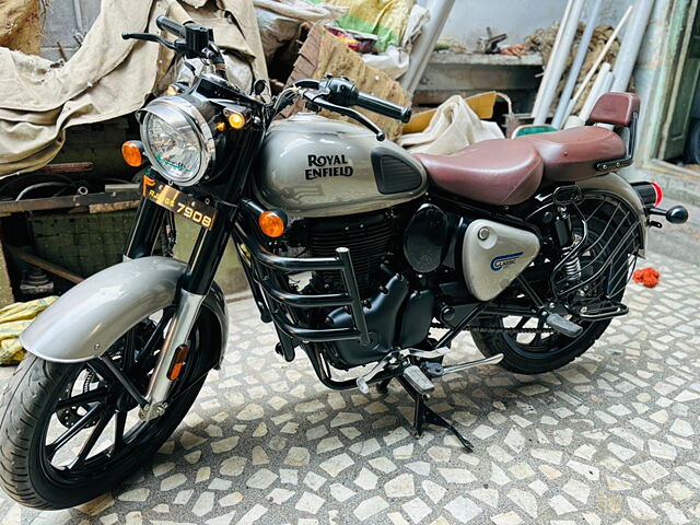 Second Hand Royal Enfield Classic 350 Classic Dark - Dual Channel ABS in Nagaur