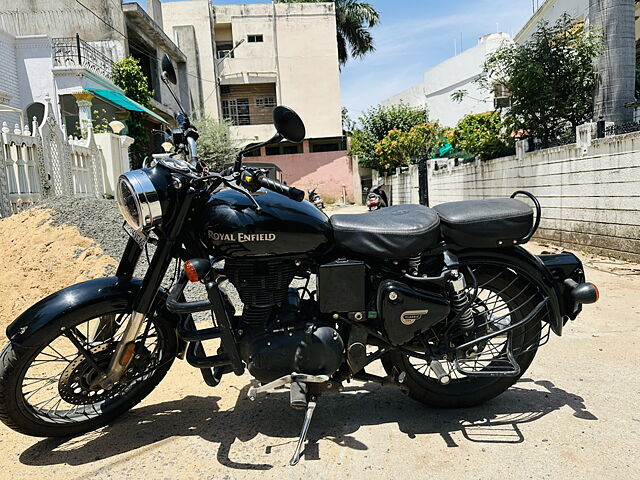 Second Hand Royal Enfield Classic 350 Classic Dark - Dual Channel ABS in Bhopal