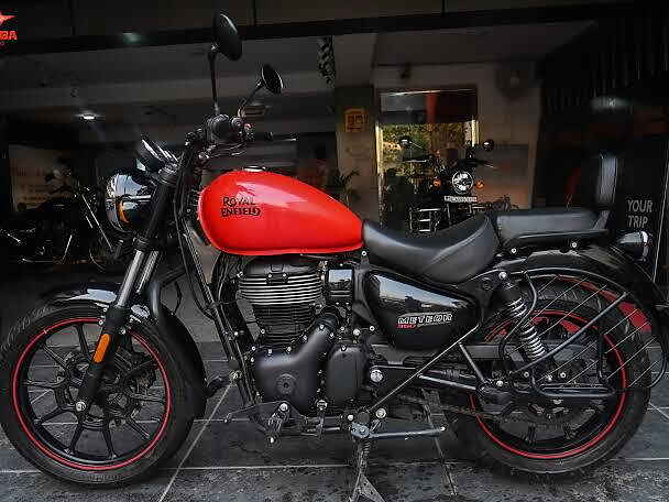 Second Hand Royal Enfield Meteor 350 Fireball in Surat