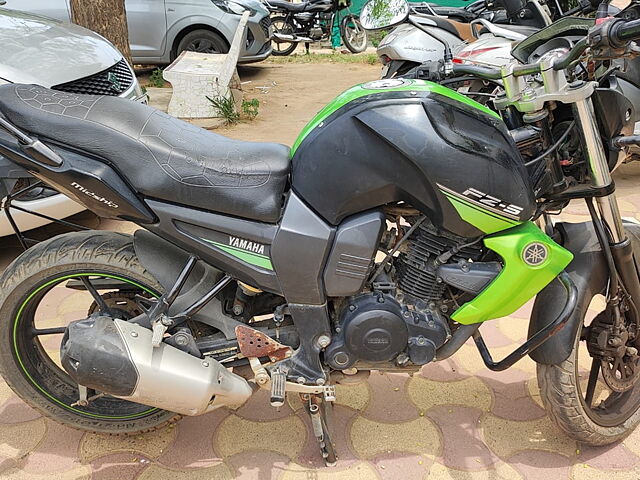 Second Hand Yamaha FZ S FI Standard BS6 in Gandhinagar