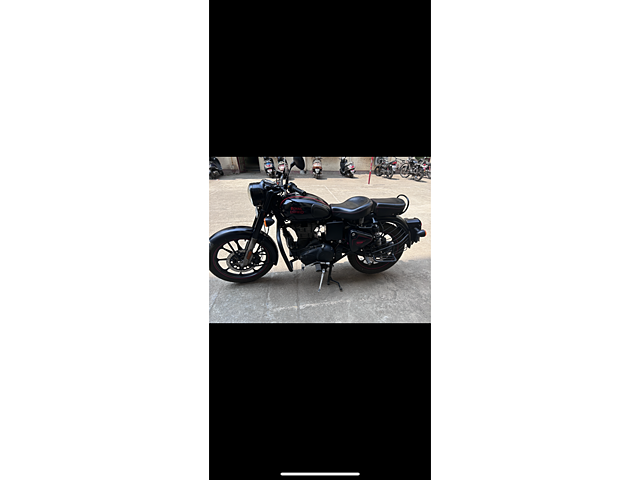 Second Hand Royal Enfield Classic Stealth Black ABS in Thane