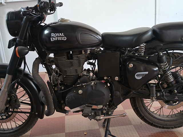 Second Hand Royal Enfield Classic Stealth Black ABS in Coimbatore