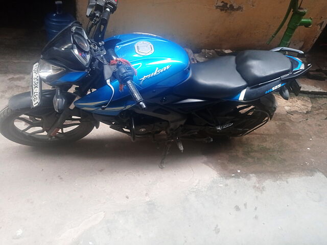 Second Hand Bajaj Pulsar NS125 Standard in Kanpur