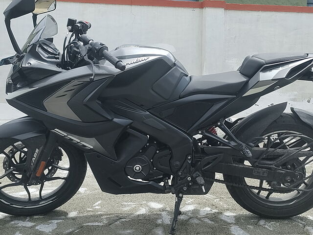 Second Hand Bajaj Pulsar RS 200 Demon Black ABS in Coimbatore