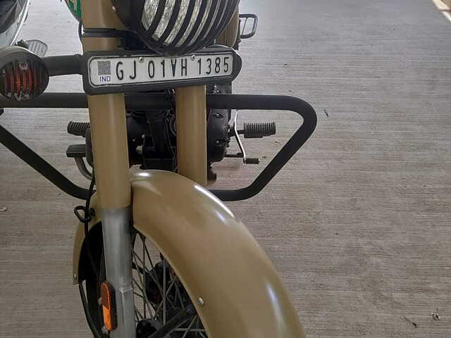 Second Hand Royal Enfield Old Generation Classic 350 2021 Classic Signals - Dual Channel ABS in Ahmedabad