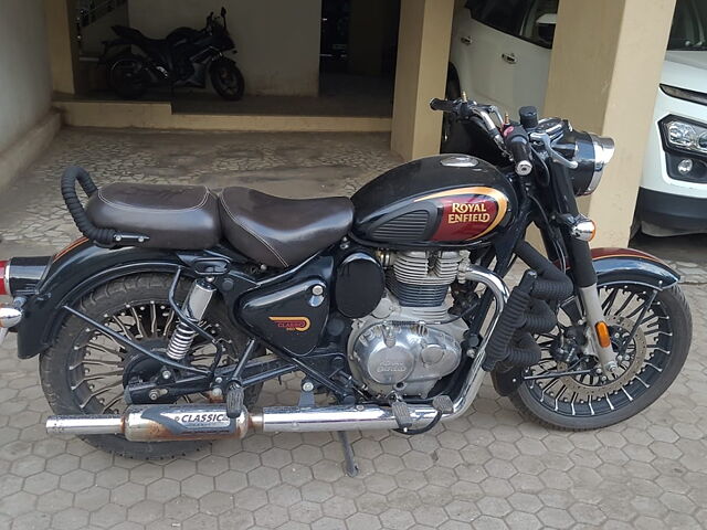 Second Hand Royal Enfield Old Generation Classic 350 2021 Halcyon - Single Channel ABS in Pimpri-Chinchwad