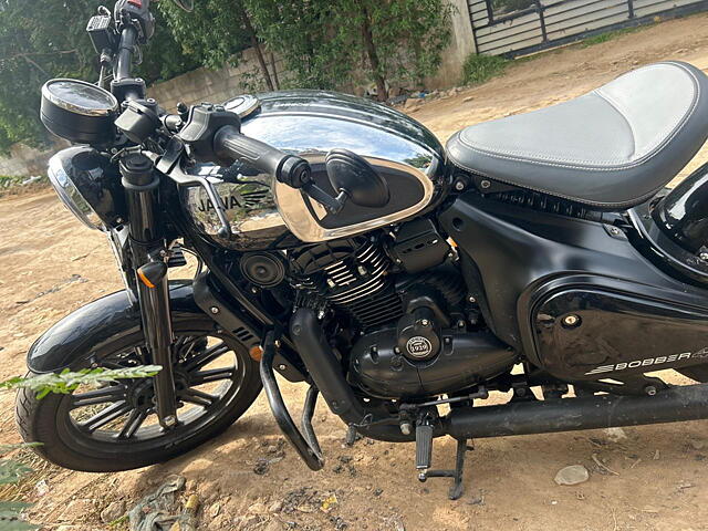 Second Hand Jawa 42 Bobber Black Mirror and Red Sheen - Alloy Wheel in Hyderabad