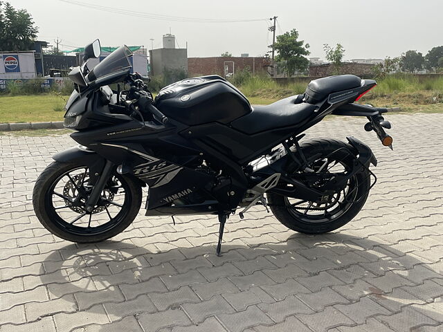 Second Hand Yamaha YZF R15 V3 DarkNight - ABS BS VI in Karnal