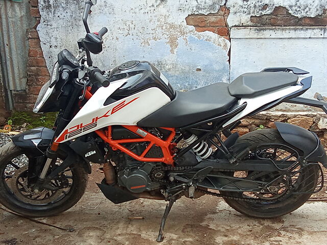 Second Hand KTM 125 Duke Standard in Erode