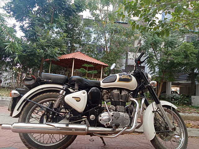 Second Hand Royal Enfield Old Generation Classic 350 2021 Halcyon - Single Channel ABS in Ahmednagar