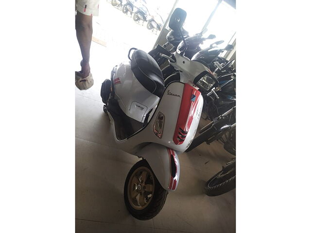 Second Hand Vespa SXL 125 Racing Sixties in Pune