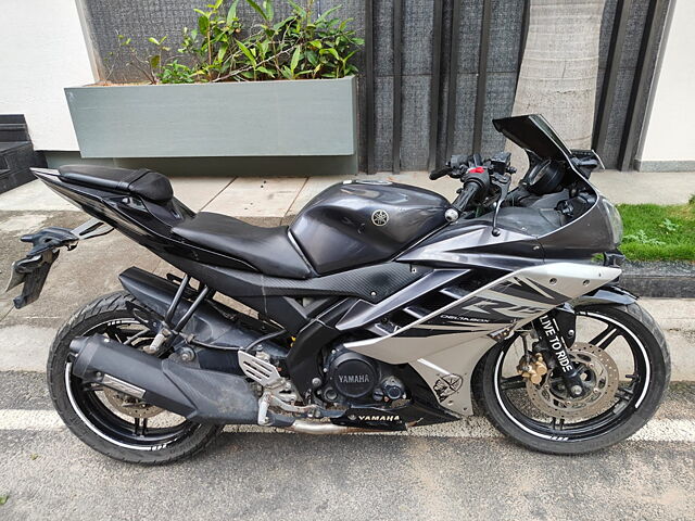 Second Hand Yamaha YZF R15 [2011-2018] V 2.0 in Bangalore