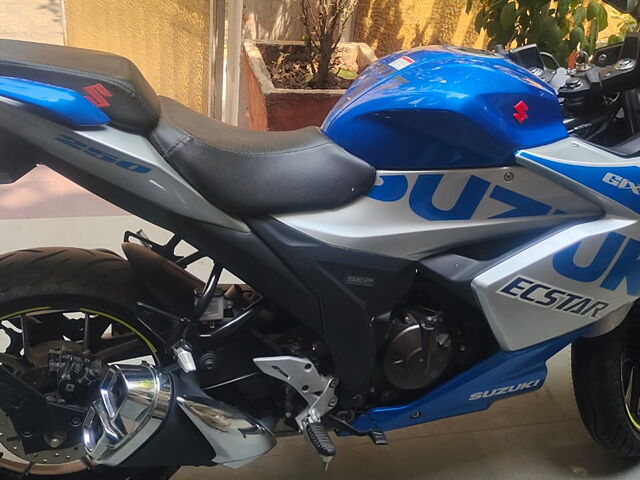 Second Hand Suzuki Gixxer SF 250 MotoGP Edition - BS IV in Gurgaon