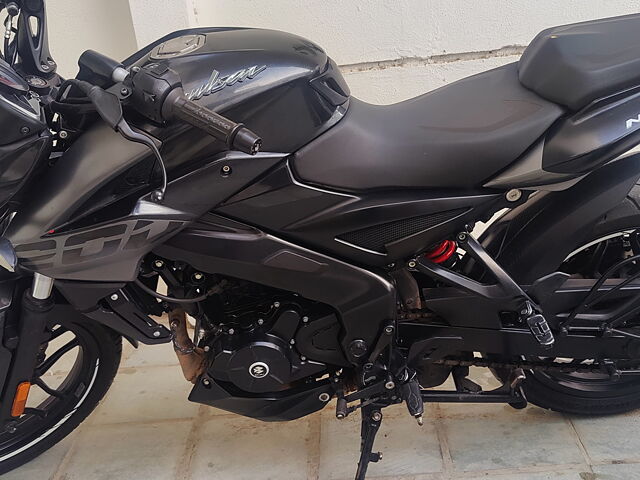 Second Hand Bajaj Pulsar NS200 Dual Channel ABS in Vadodara