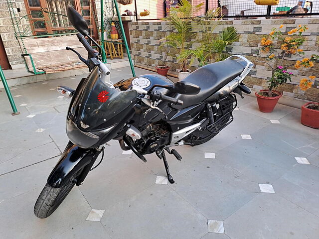 Second Hand Bajaj Pulsar 150 Standard in Panchkula