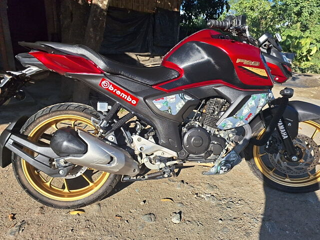 Second Hand Yamaha FZ S FI Deluxe in Tinsukia