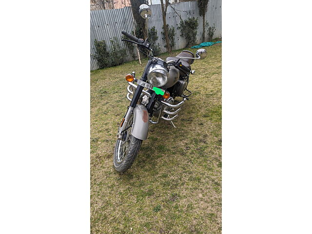 Second Hand Royal Enfield Old Generation Classic 350 2021 Classic Dark - Dual Channel ABS in Srinagar