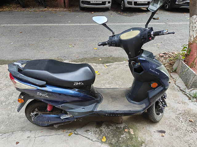 Second Hand Kinetic Green Zing Standard in Delhi