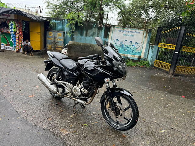 Second Hand Bajaj Pulsar 220 Fi Standard in Nashik