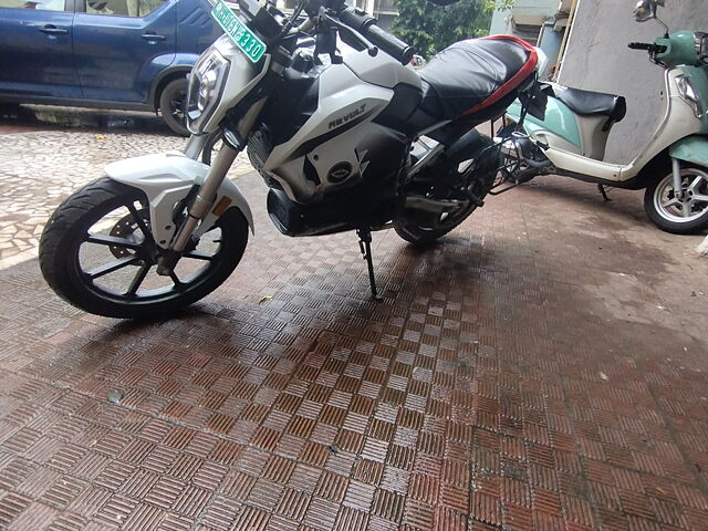 Second Hand Revolt RV400 Premium in Mumbai