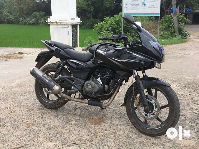 Second Hand Bajaj Pulsar 220 F Standard in Pondicherry