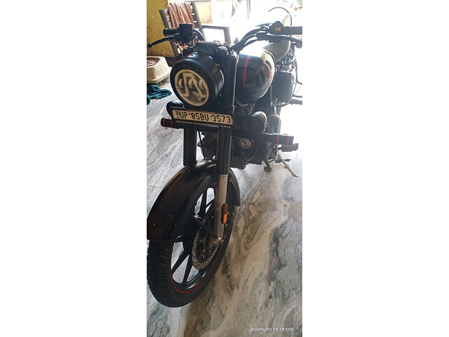 Second Hand Royal Enfield Classic Stealth Black ABS in Mathura