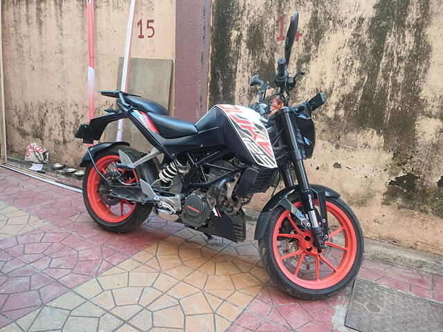 Used 2019 KTM 125 Duke Standard for sale in Mumbai at Rs.1 20 000 BikeWale