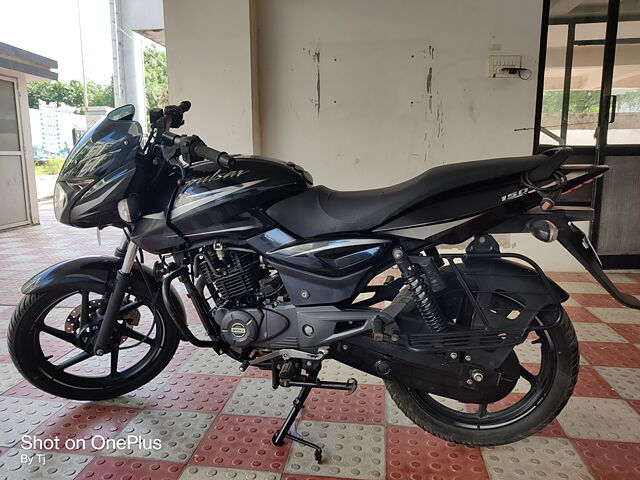 Second Hand Bajaj Pulsar 150 Single Disc in Vadodara