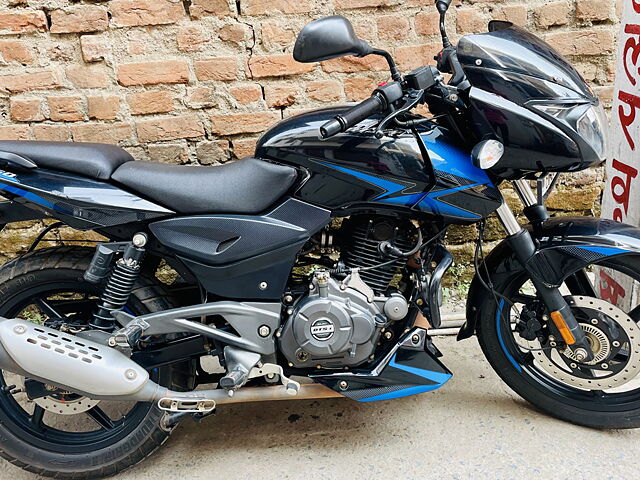 Second Hand Bajaj Pulsar 150 Twin Disc - ABS - BS IV in Bilaspur