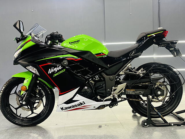 Second Hand Kawasaki Ninja 300 Standard in Mumbai