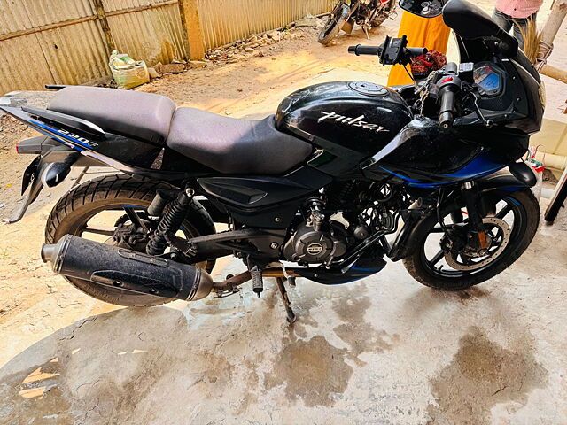 Second Hand Bajaj Pulsar 220 Fi Standard in Agartala