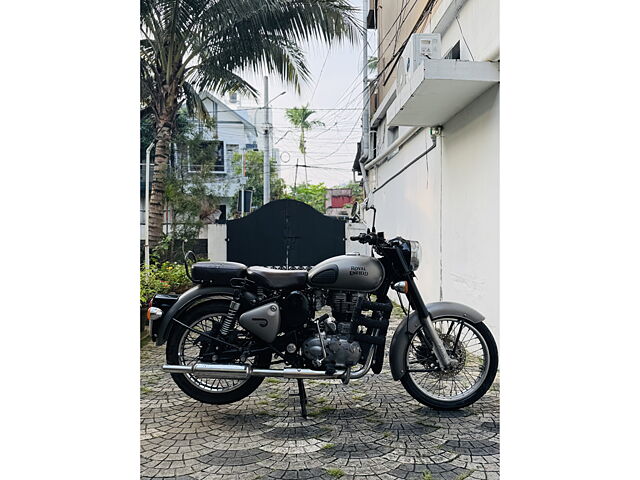 Second Hand Royal Enfield Classic Gunmetal Grey ABS in Kochi