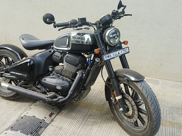 Second Hand Jawa 42 Bobber Black Mirror and Red Sheen - Alloy Wheel in Agra