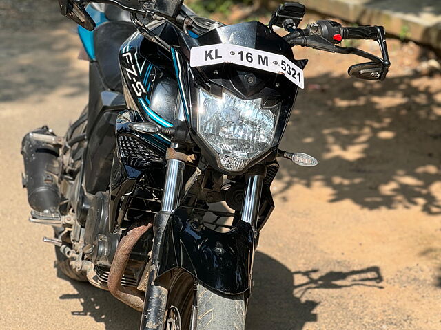 Second Hand Yamaha FZ S V 2.0 Ltd Edition-Rear Drum in Kozhikode