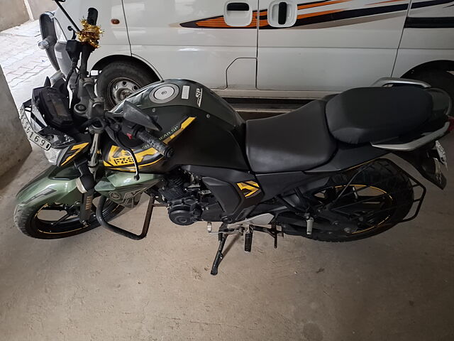 Second Hand Yamaha FZ V 2.0 Standard in Gandhinagar