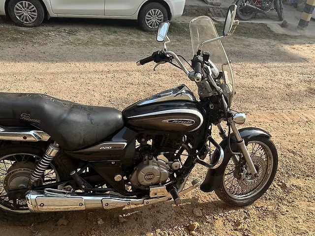 Second Hand Avenger Old Model Bike Motorcycle Bajaj Avenger 2nd