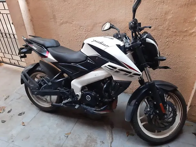 Pulsar 200ns Second Hand Bike Ns 200 Ns 200 Second Hand Bike Price