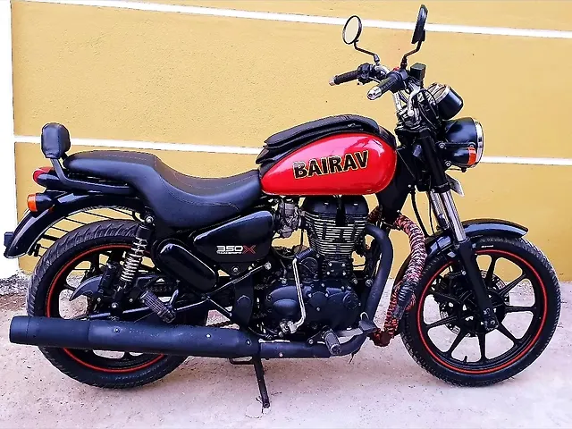 Thunderbird 350x Red Helmet Used 2018 Royal Enfield Thunderbird