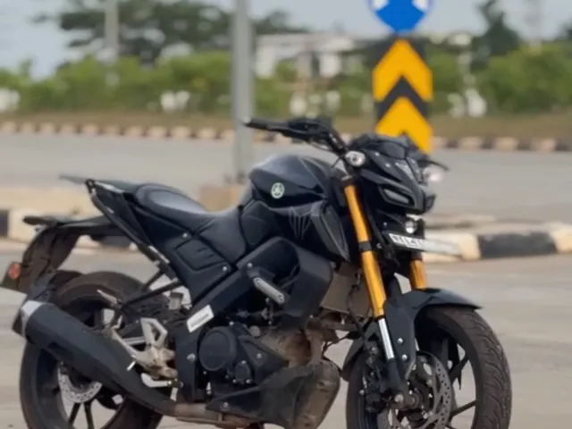 Used 2025 Yamaha MT 15 V2 Metallic Black for sale in Gadag at