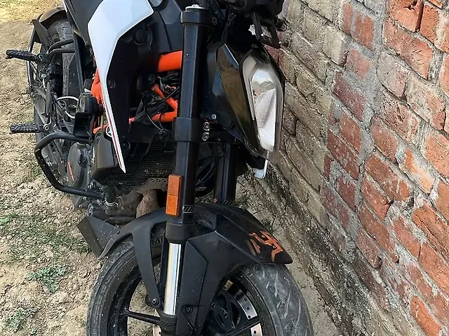Used 2021 KTM 125 Duke Standard for sale in Mirzapur at