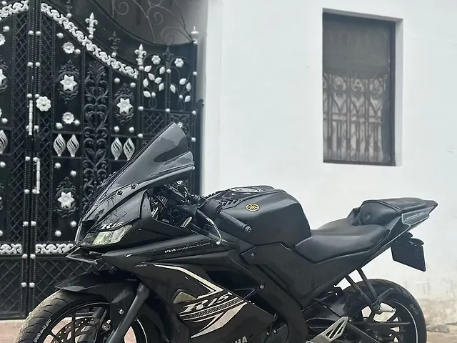 R15 Bs6 Black Colour Yamaha R15 V4 M MotoGP Edition On Road Price