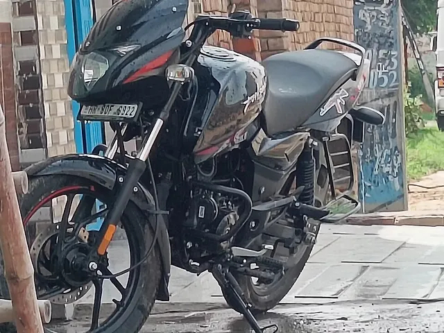 Used 2025 Bajaj Pulsar 125 Carbon Fibre Single Seat for sale in