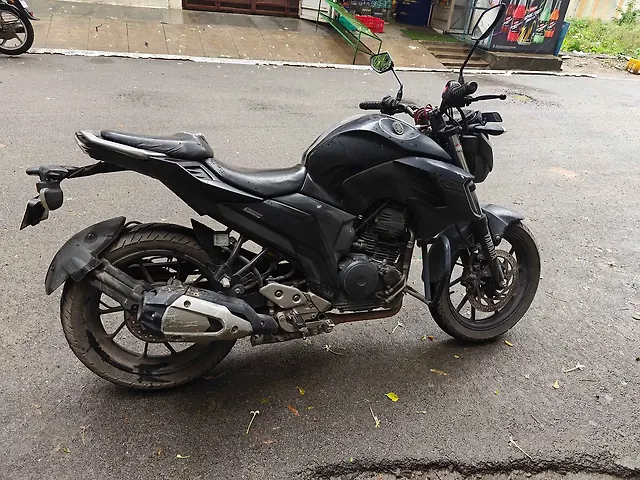 Used 2017 Yamaha FZ25 Standard BS4 for sale in Bangalore at Rs