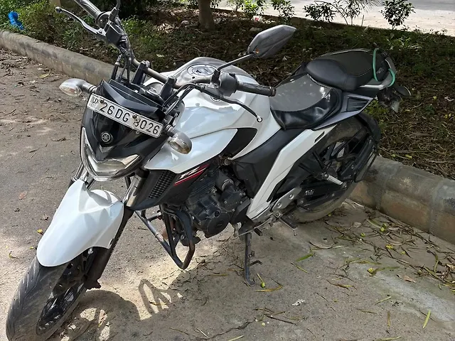 Used 2017 Yamaha FZ25 Standard BS4 for sale in Gurgaon at Rs