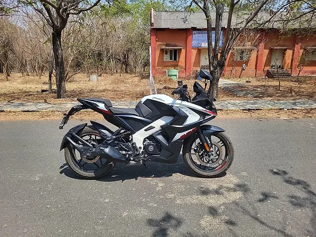 Classifieds Olx Bike Pulsar Rs 200 Yellow Pulsar Rs 200 Second