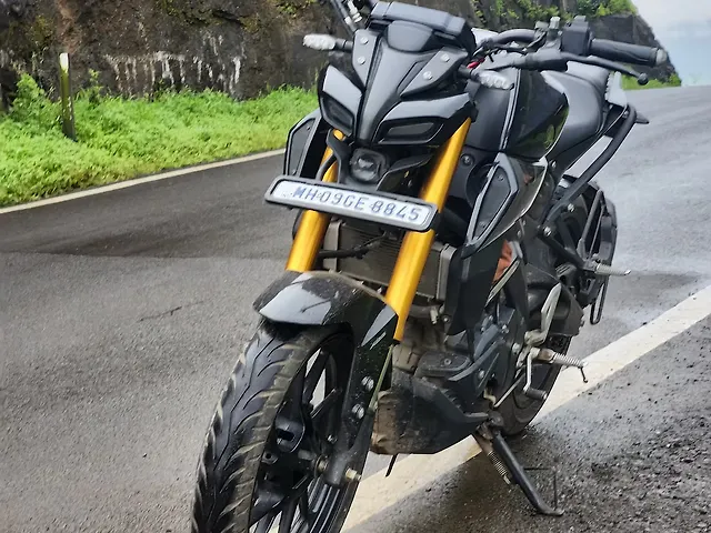Used 2022 Yamaha MT 15 V2 Metallic Black for sale in Pune at