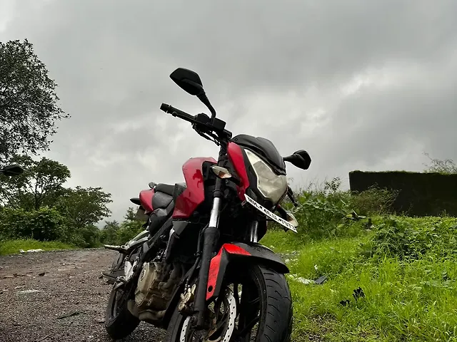 Used 2014 Bajaj Pulsar NS200 Standard for sale in Navi Mumbai at