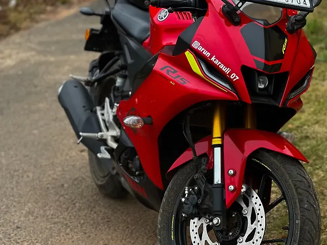 Used 2023 Yamaha R15 V4 Metallic Red [2022] for sale in Suri at Rs